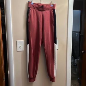 Women’s Nike High Wasted Joggers XS